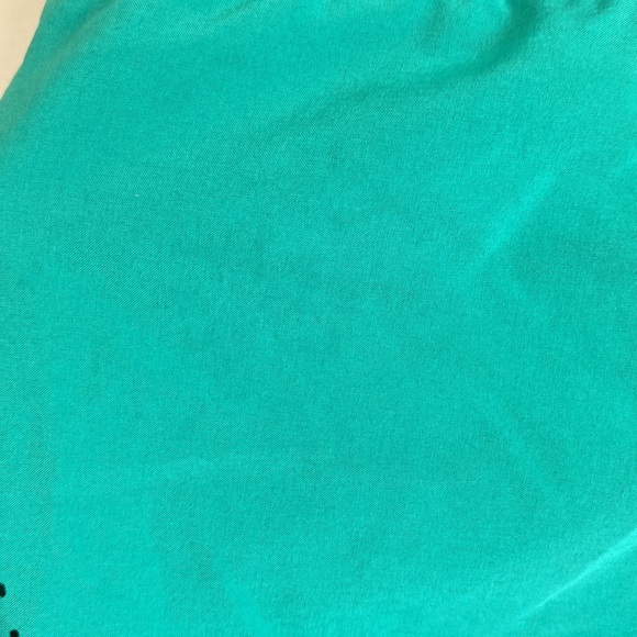 Lululemon Smooth Stride Shorts Viridian Green Black Size 4 Scallop Trim - Picture 4 of 7